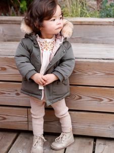 Omkeerbare babyparka met gerecyclede polyester voering kaki