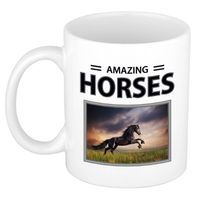 Foto mok zwart paard beker - amazing horses cadeau zwarte paarden liefhebber - feest mokken