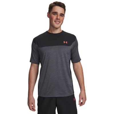 Under Armour Tech Utility Trainingsshirt Donkergrijs Zwart Rood Under Armour Tech Utility Trainingsshirt Donkergrijs Zwart Rood