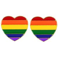 2x Regenboogvlag kleuren metalen hartje broche 3 cm   - - thumbnail