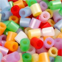 https://www.cchobby.nl/strijkkralen-afm-5x5-mm-gatgrootte-2-5-mm-medium-parelmoer-kleuren-6000-stuk-1-doos