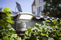 Breedstraler op zonne energie 'Sunshine' PIR sensor met los solar paneel Breedstraler op zonne energie 'Sunshine' PIR sensor met los solar paneel