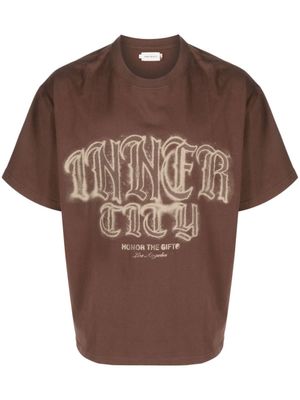 Honor The Gift t-shirt en coton à imprimé graphique - Marron