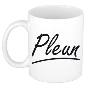 Naam cadeau mok / beker Pleun met sierlijke letters 300 ml