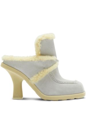 Burberry mules Highland 90 mm en daim - Gris