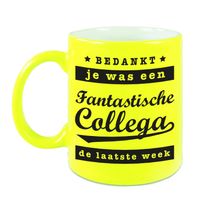 Collega cadeau mok / beker neon geel een fantastische collega laatste week afscheid/pensioen kado