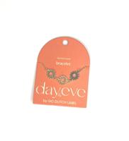 Day&Eve Armband 3 Flowers | Goud