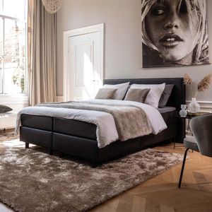 2-Persoons Boxspring Hotel Deluxe - Lederlook - Zwart & Antraciet 180x210 cm - Pocketvering - Inclusief Topper - Dekbed-Discounter.nl