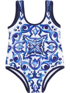 Dolce & Gabbana Kids maillot de bain à imprimé Majolica - Bleu