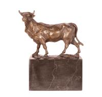 BRONZEN BEELD VAN EEN STIER