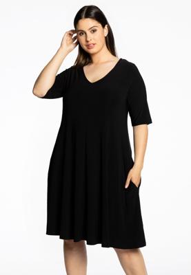 Yoek Jurk met v-hals | Zwart | Maat 58/60
