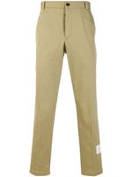 Thom Browne pantalon chino crop à patch logo - Tons neutres - thumbnail