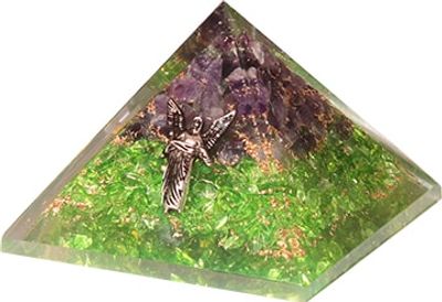 Orgonite Piramide Peridoot/ Amethist - Engel - (70 mm)