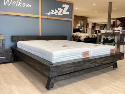 Showmodel inclusief 2 nachtkastjes