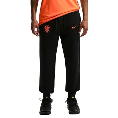 Nike Nederland Club Sportswear Joggingbroek 2026-2028 Zwart Oranje Nike Nederland Club Sportswear Joggingbroek 2026-2028 Zwart Oranje