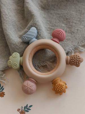Sensorische bijtring van silicone hout