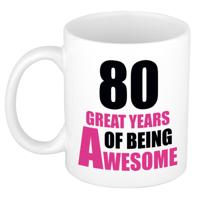 Verjaardag 80 jaar Koffiemok Cadeau - Great years of being awesome - wit/roze - voor dames
