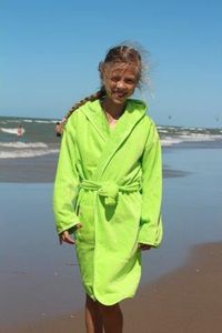badjas kind lime met capuchon