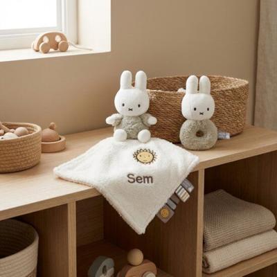 Nijntje Fluffy Knuffeldoekje en Rammelaar Green