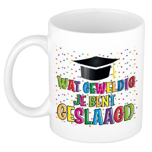 Bellatio Decorations Geslaagd cadeau mok - Geweldig geslaagd - keramiek - Ca. 300 ml - feest mokken