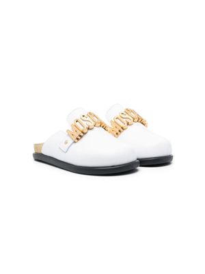 Moschino Kids claquettes à plaque logo - Blanc