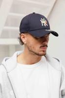New Era Fruit 9Forty New York Yankees Adjustable Pet Heren Donkerblauw - Maat One Size - Kleur: Donkerblauw | Soccerfanshop
