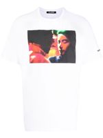 Raf Simons x Wing Shya t-shirt à imprimé photographique - Blanc - thumbnail