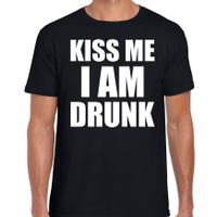 Fun t-shirt kiss me I am drunk zwart voor heren - thumbnail