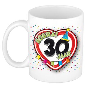 Verjaardag cadeau mok leeftijd 30 jaar - hartje verkeersbord - multi - keramiek - 300 ml