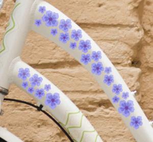 Fiets sticker paarse bloemen