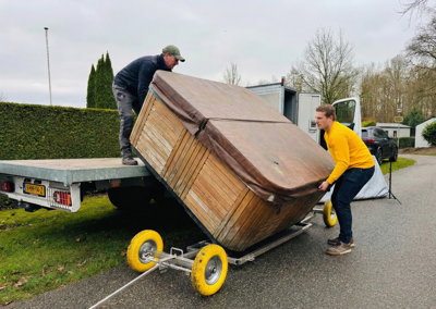 Meenemen en afvoeren oude spa