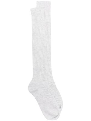 Brunello Cucinelli chaussettes en maille nervurée - Gris