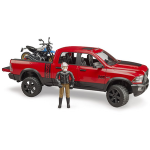 Bruder RAM 2500 Power wagon met Scrambler Ducati Desert Sled motor en bestuurder - 1:16