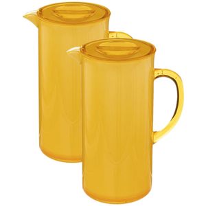 Set van 2x stuks sapkan/schenkkan karaffen met deksel 1950 ml geel