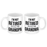 Not retired but fulltime grandma en grandpa mok - Cadeau beker set voor gepensioneerde Opa en Oma - thumbnail