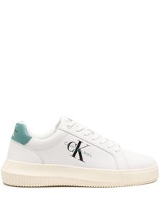 Calvin Klein baskets en cuir à logo imprimé - Blanc