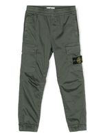 Stone Island Junior pantalon fuselé à patch Compass - Vert - thumbnail