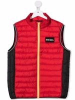 Diesel Kids gilet matelassé à patch logo - Rouge Diesel Kids gilet matelassé à patch logo - Rouge