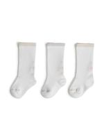 Brunello Cucinelli Kids lot de trois paires de chaussettes à logo intarsia - Blanc Brunello Cucinelli Kids lot de trois paires de chaussettes à logo intarsia - Blanc