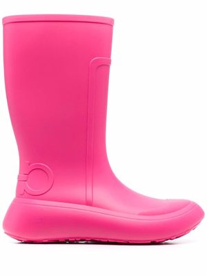 Ferragamo bottes de pluie à logo Gancini - Rose