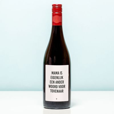 Wijnfles Eigenlijk een tovenaar - Rood (Merlot)