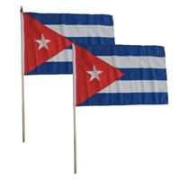 Set van 2x stuks luxe zwaaivlag Cuba 30 x 45 cm