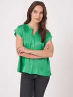 Oversized zijden blouse met knopen