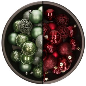 74x stuks kunststof kerstballen mix van salie groen en donkerrood 6 cm