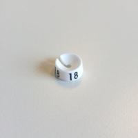 MB wit/zwart 18 voor op kledinghanger