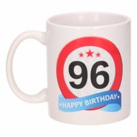96 jaar Verjaardag koffiemok - cadeau beker - stopbord print - 300 ml - keramiek - wit