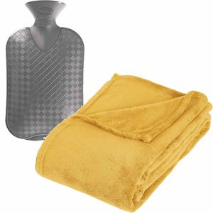 Fleece deken/plaid Okergeel 130 x 180 cm en een warmwater kruik 2 liter - Plaids