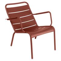 Fermob Luxembourg Low loungestoel met arm Red ochre - thumbnail