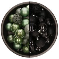 74x stuks kunststof kerstballen mix zwart en salie groen 6 cm