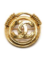 CHANEL Pre-Owned broche ronde à logo CC (1994) - Or - thumbnail